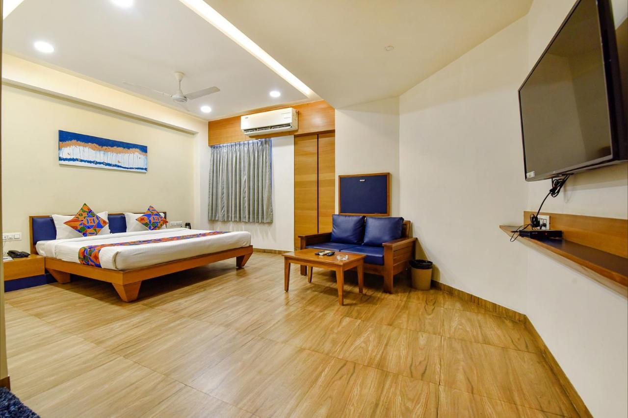 Fabhotel Prime Grand Unity, Changodar Ahmedabad Buitenkant foto
